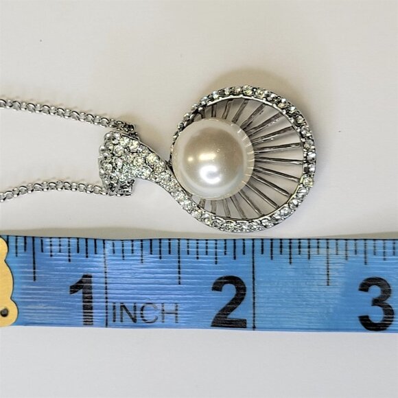 Pearl Pendant Fashion Necklace - Picture 13 of 16